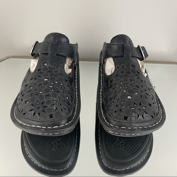 ALEGRIA Classic Breezy Dusty Black Lazer Cut Clog - Picture 6 of 11